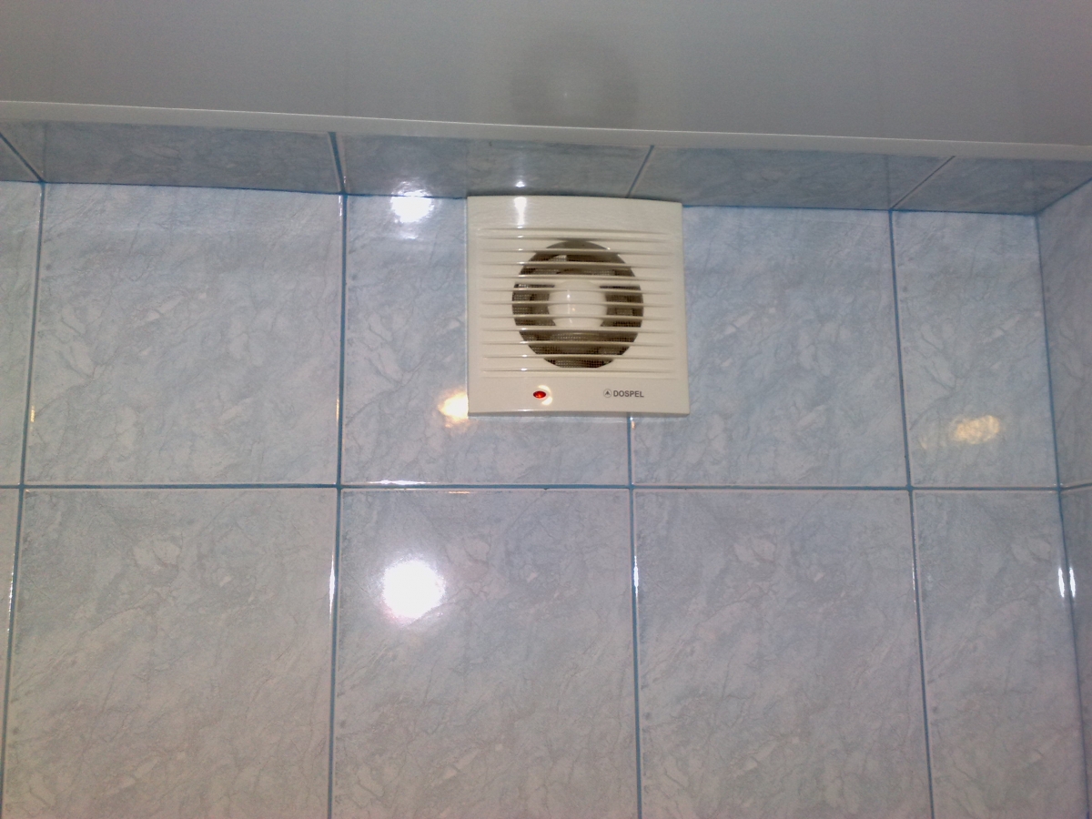 Как установить принудительную вентиляцию в ванной